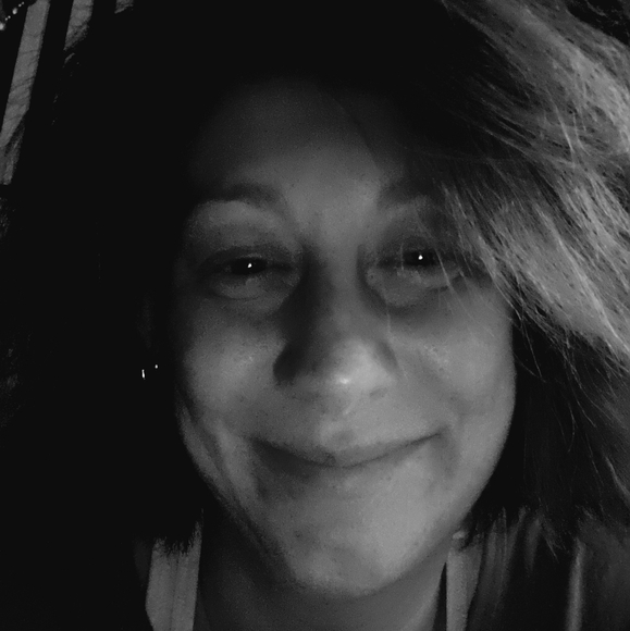 Meet your Posher, Andrea - Picture 2 of 3